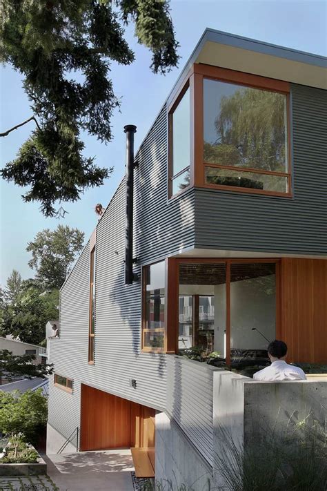 corrugated metal courtyard house|Peri Wolfman Corrugated Steel House .